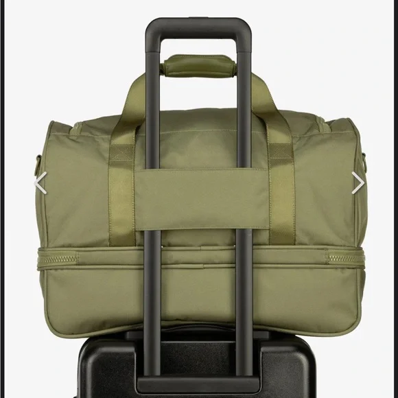 Calpak Olive Green Travel Bag - Picture 3 of 9